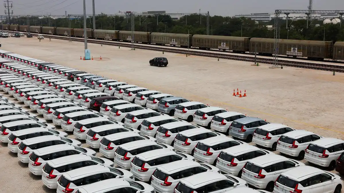 maruti suzuki uses railways